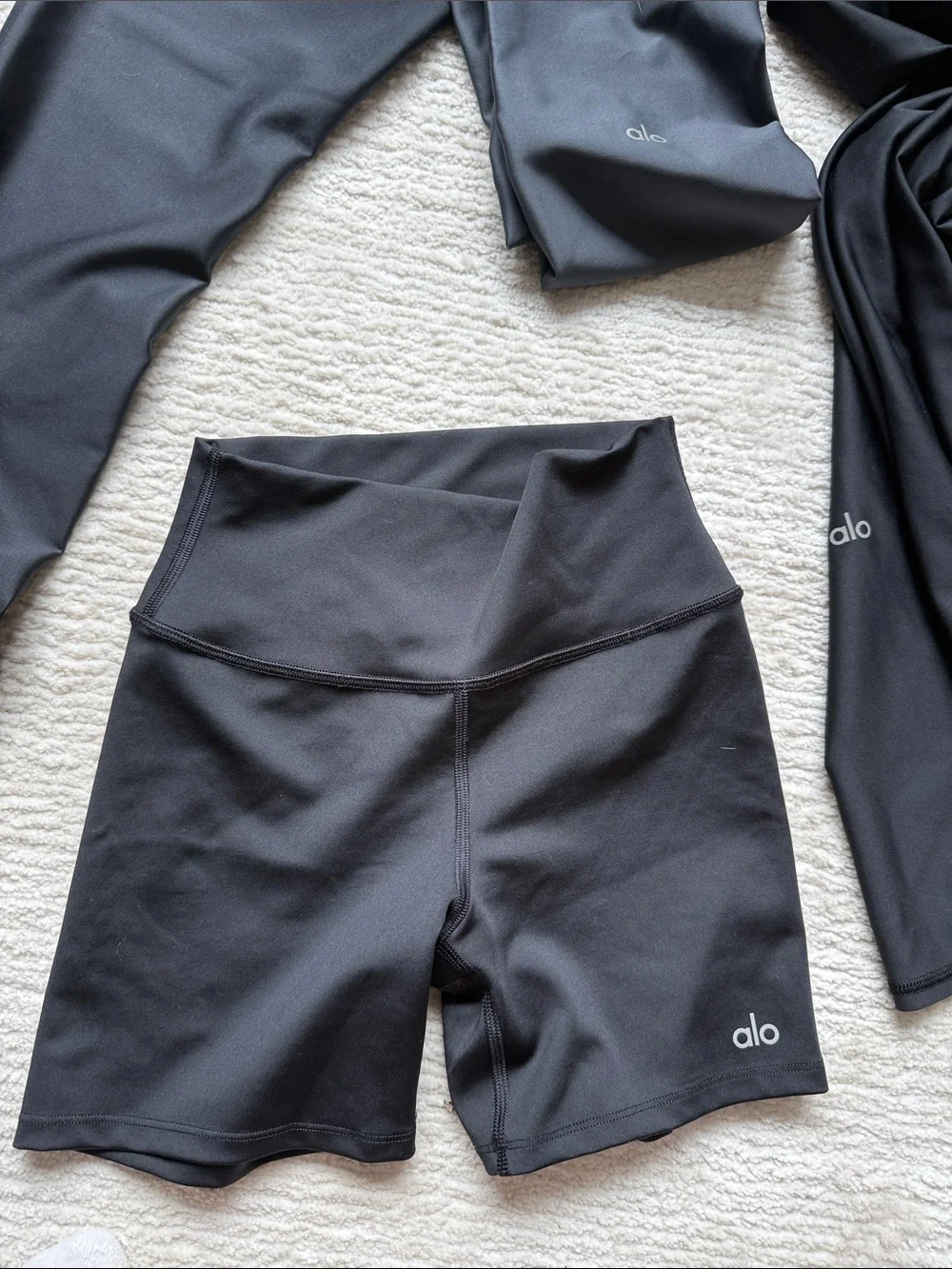 ALO Yoga Black Performance 7/8 HIGH WAIST AIRLIFT LEGGINGS plus Biker Short